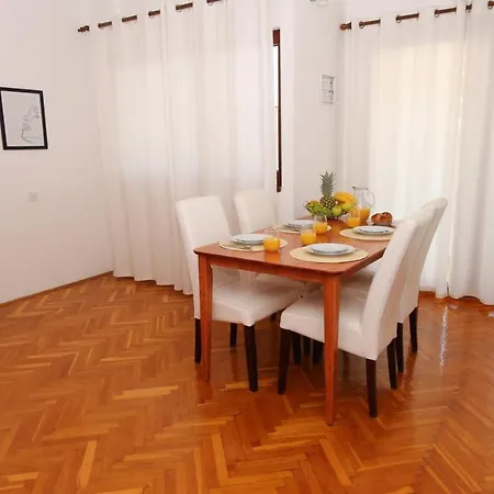 Mamma Mia Guest house *