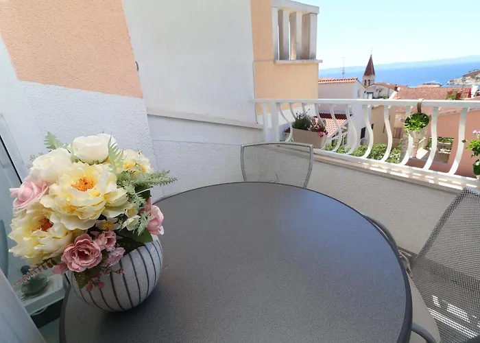 Mamma Mia 3* מאקרסקה